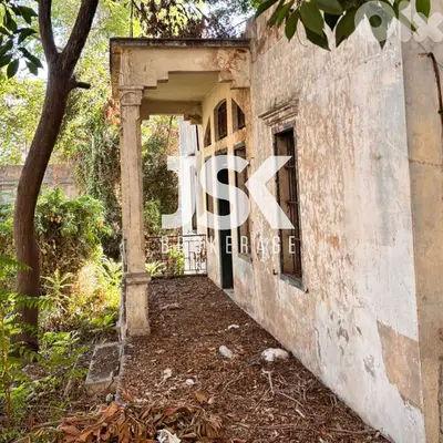 L19150 - 1,077 SQM Land For Sale in Achrafieh