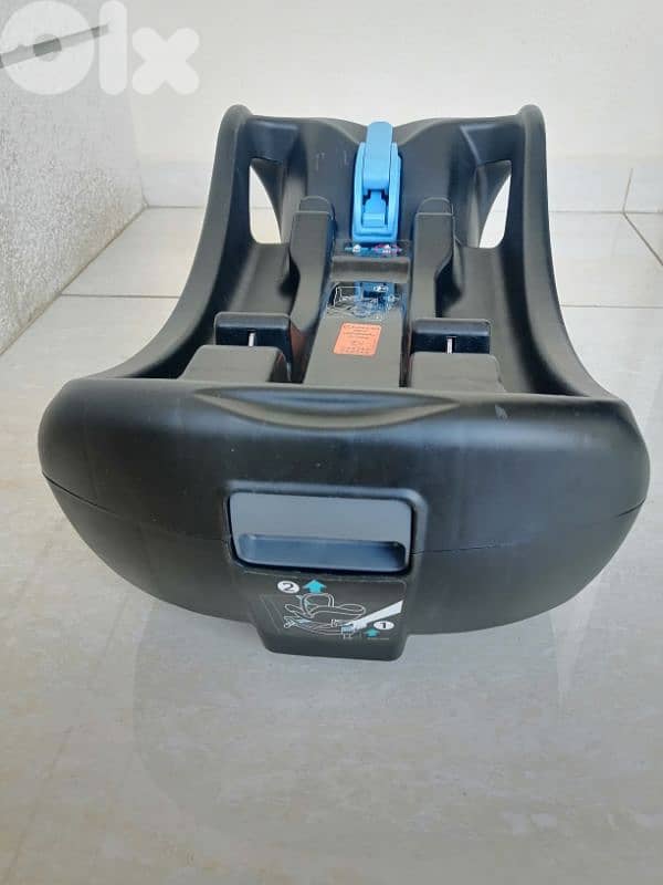 joie car seat 1st stage: birth to 15 months. birth to 13kg. with base 3