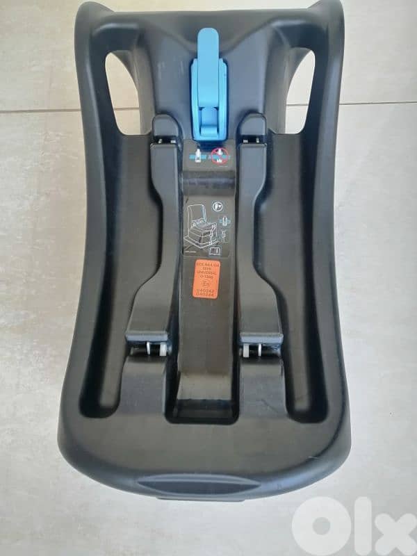 joie car seat 1st stage: birth to 15 months. birth to 13kg. with base 4