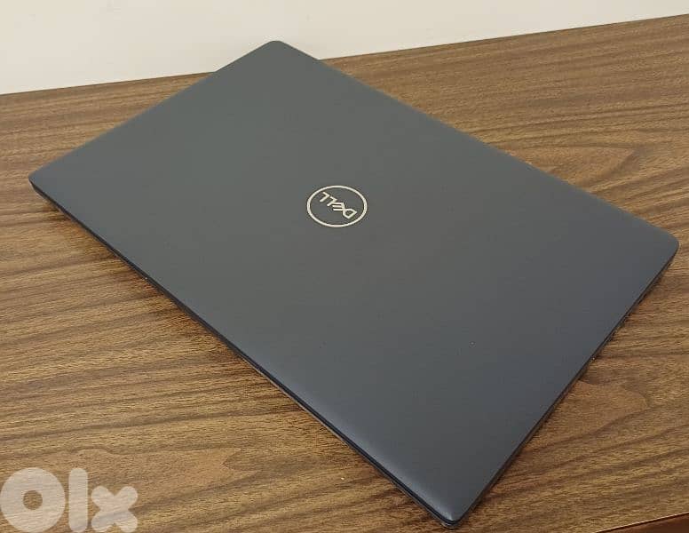 Super clean laptop - core i5 gen 10 - windows 11 9