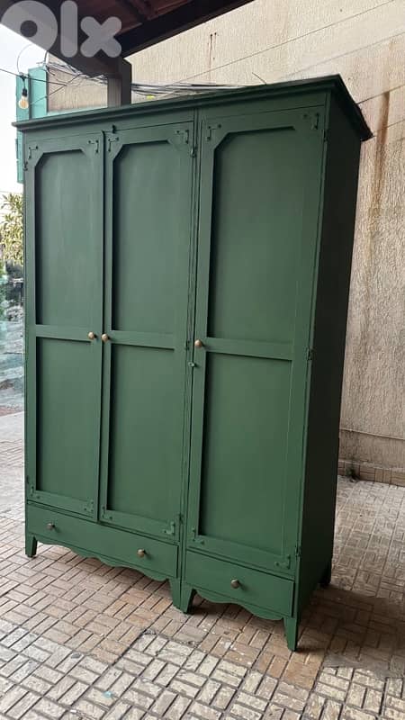 wardrobe, closet 0
