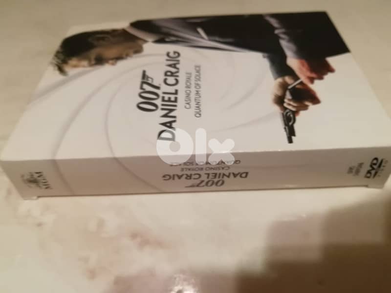 Two Daniel Craig Bond movies box 4
