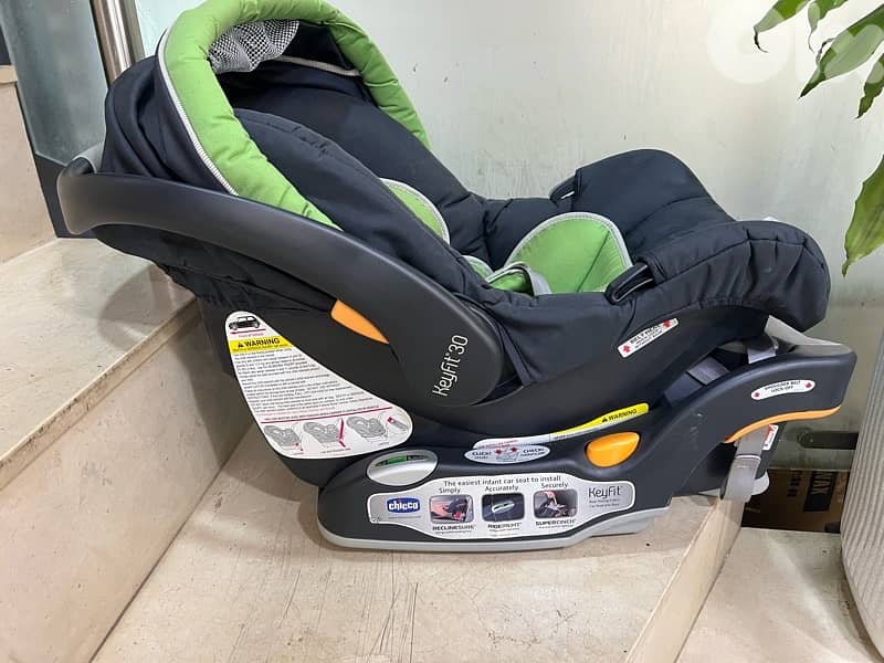 car seat 0