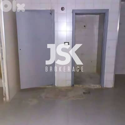 L19173 - 129 SQM Warehouse For Rent in Verdun, Ras Beirut