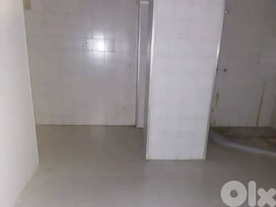 L19173 - 129 SQM Warehouse For Rent in Verdun, Ras Beirut
