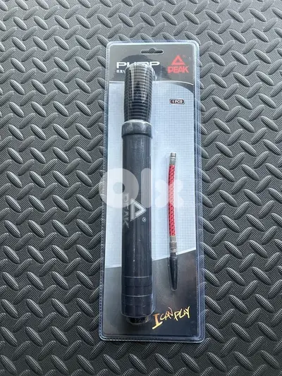 Peak hand pump