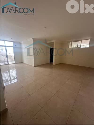 DY2833 - Amchit Apartment with Terrace & Sea View!