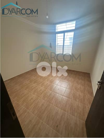 DY2833 - Amchit Apartment with Terrace & Sea View!
