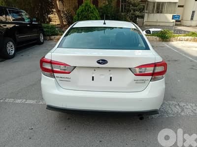 subaru. impreza.  2017.