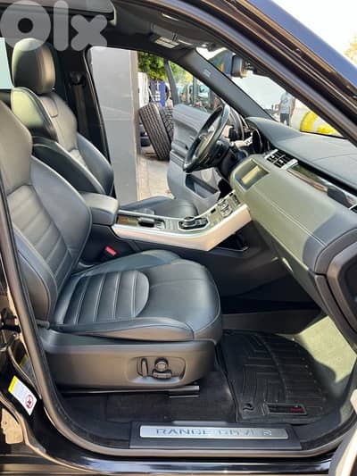 Range Evoque Dynamic 2018 Clean Carfax 69,000 miles Only!!