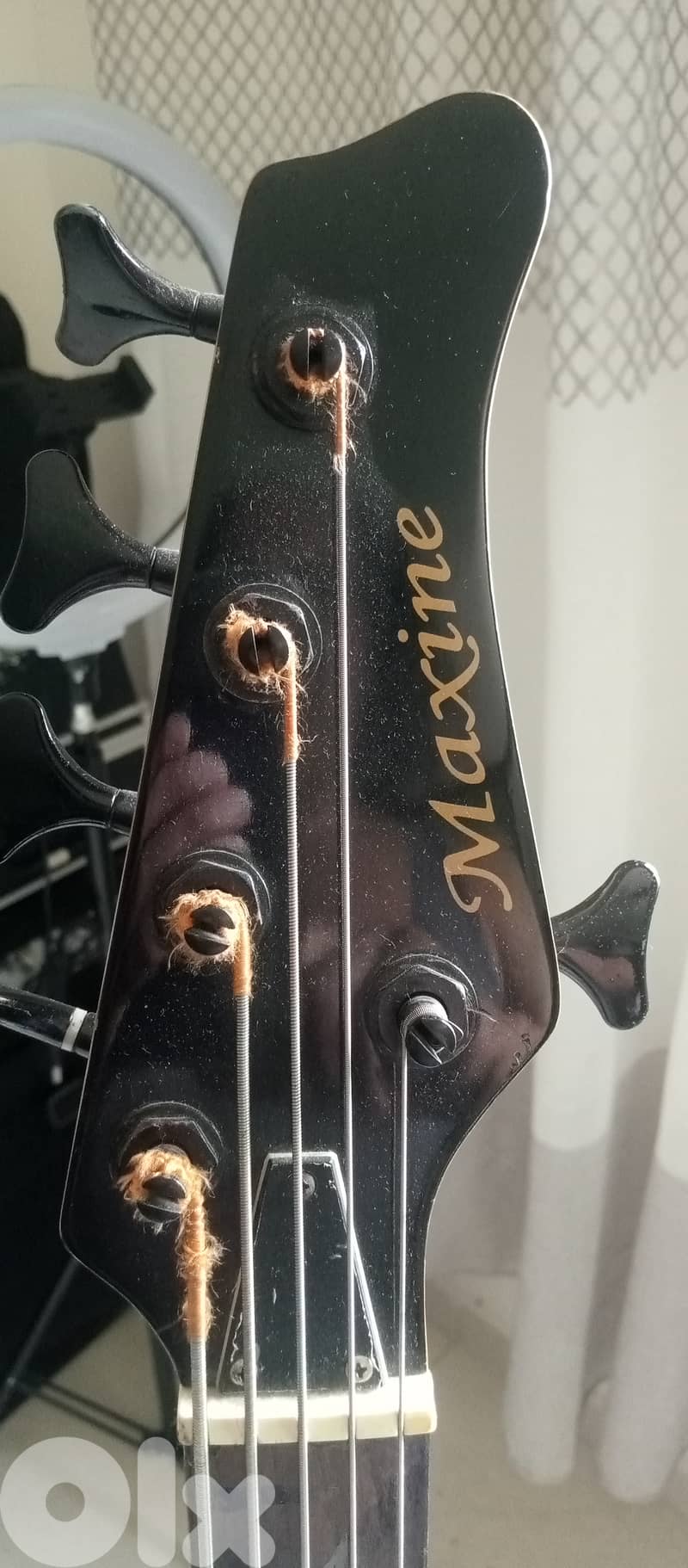 Bass guitar 0
