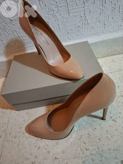 shoes carissima new not used size 39 nude
