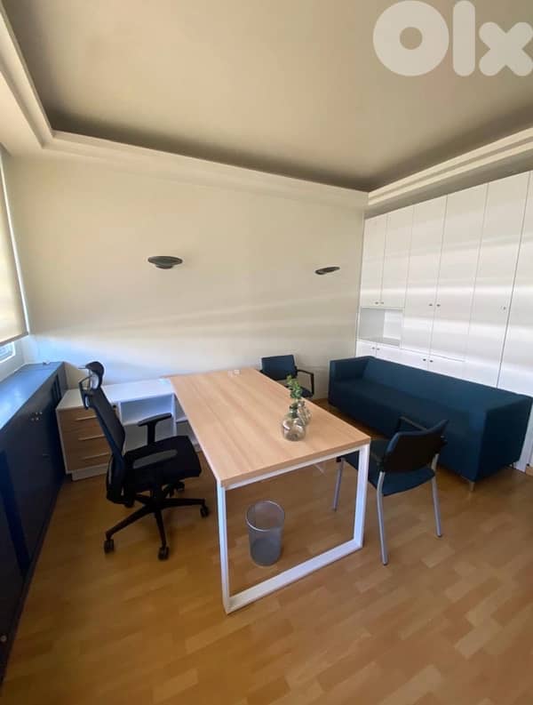 High-Quality Italian Office Furniture for Sale 0