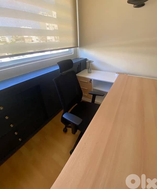 High-Quality Italian Office Furniture for Sale 5