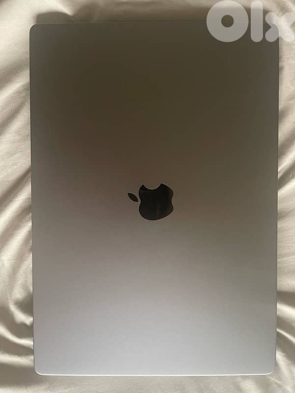 MacBook Pro M1 16’’ 92% battery 0