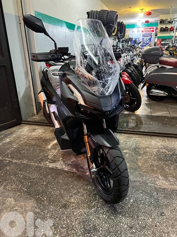 ADV 160 0