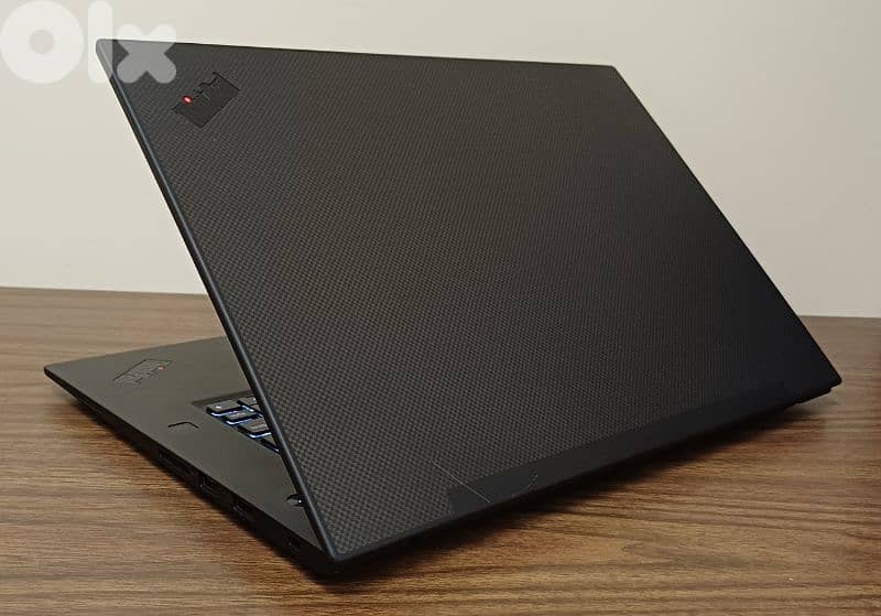 P1 workstation super slim 4k screen - 4 gb vga nvidia - 16 gb ram 9