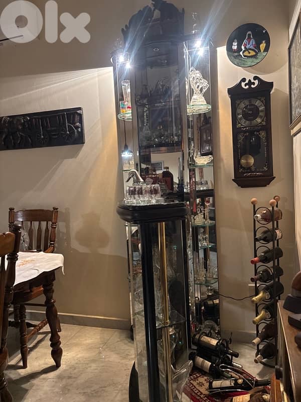 Sturdy Glass Bottle Bar 1