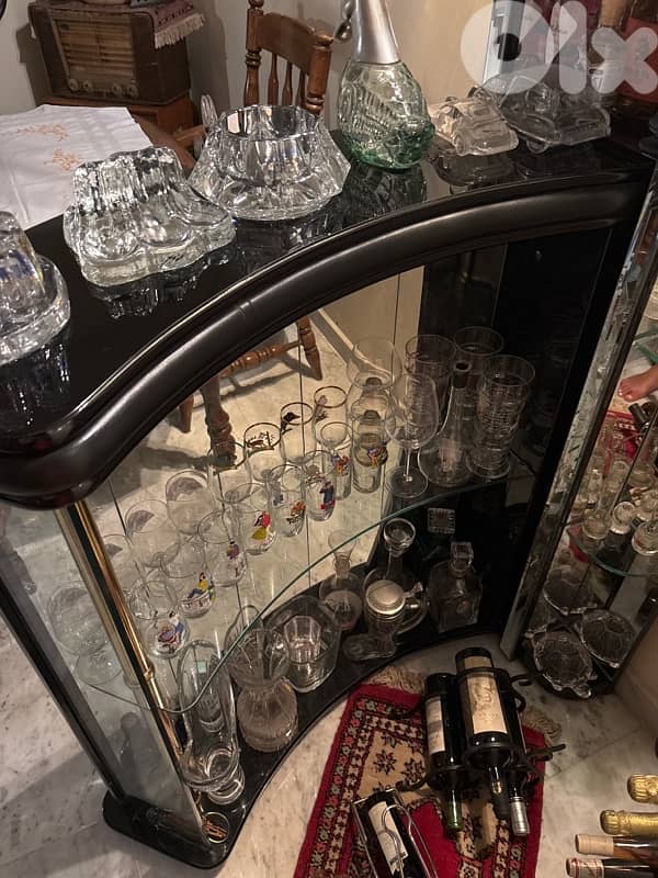 Sturdy Glass Bottle Bar 2