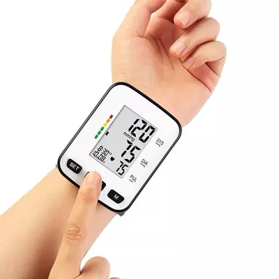 Wrist Blood Pressure Monitor مكنة ضغط للمعصم