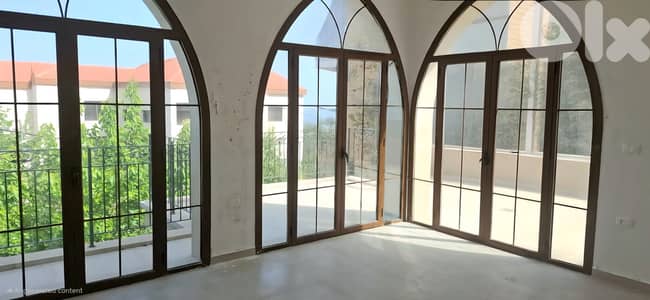 Villa for sale in Qornet Chehwane/TRADITIONAL VILLA