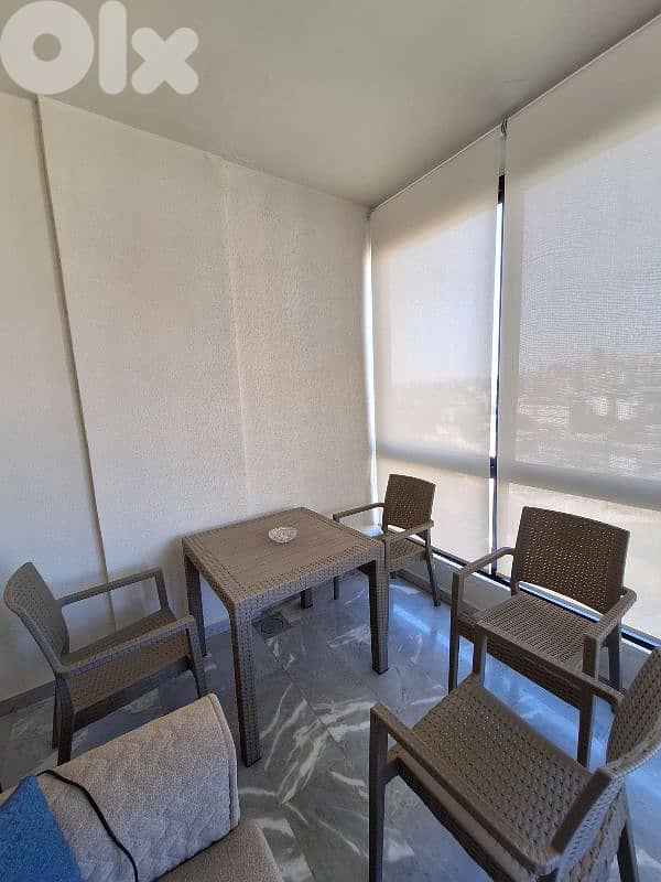 table and 4 chairs 4