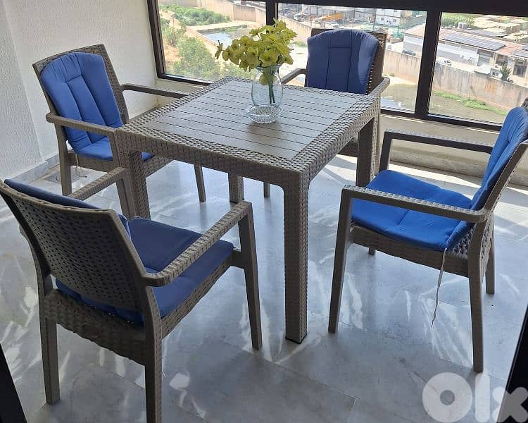 table and 4 chairs 6