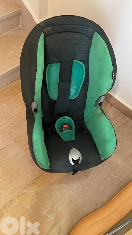 car seat 0