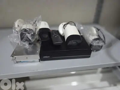 Dahua DVR 8 Channels + 5 Cameras + Power Supply