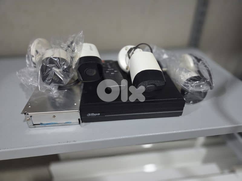 Dahua DVR 8 Channels + 5 Cameras + Power Supply 4