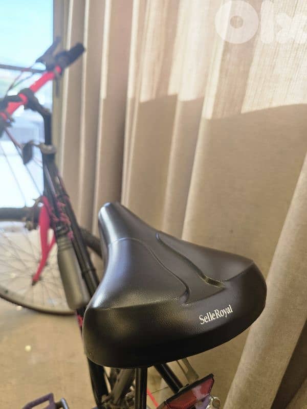 Almost New Bicycle – New Saddle, Pedals, Brakes & Vitesse 3