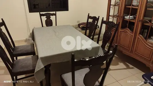 طاولة سفرة مع 6 كراسي