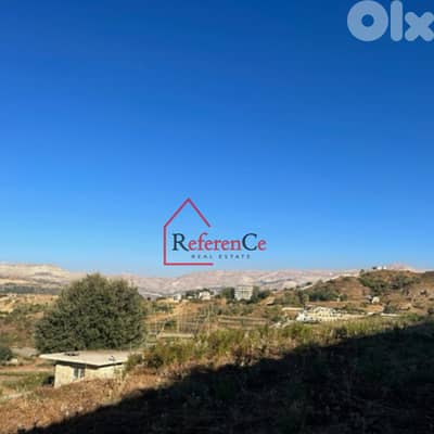 Land with house in Wata l Joz أرض مع منزل في وطى الجوز