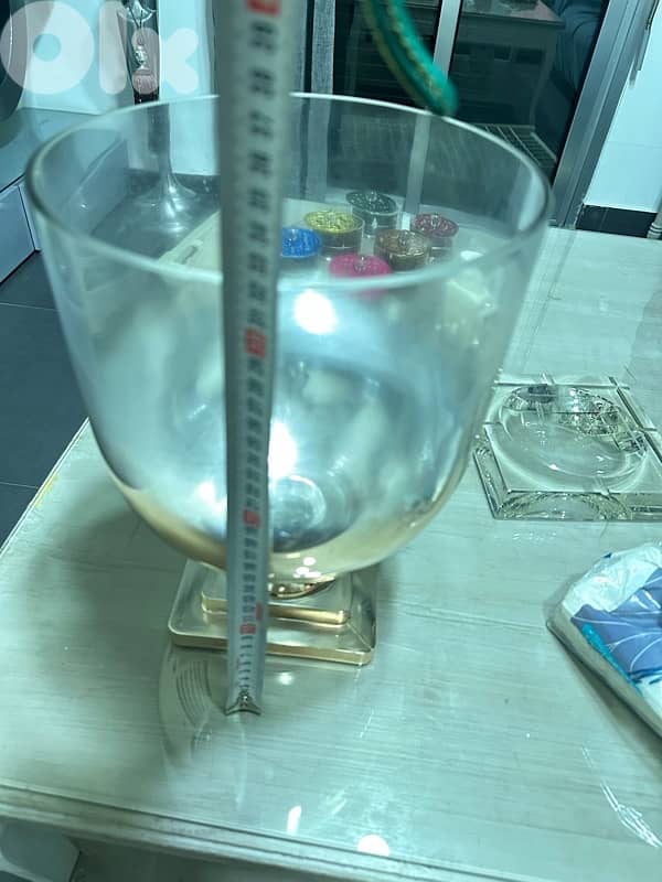 vase gold stand 2