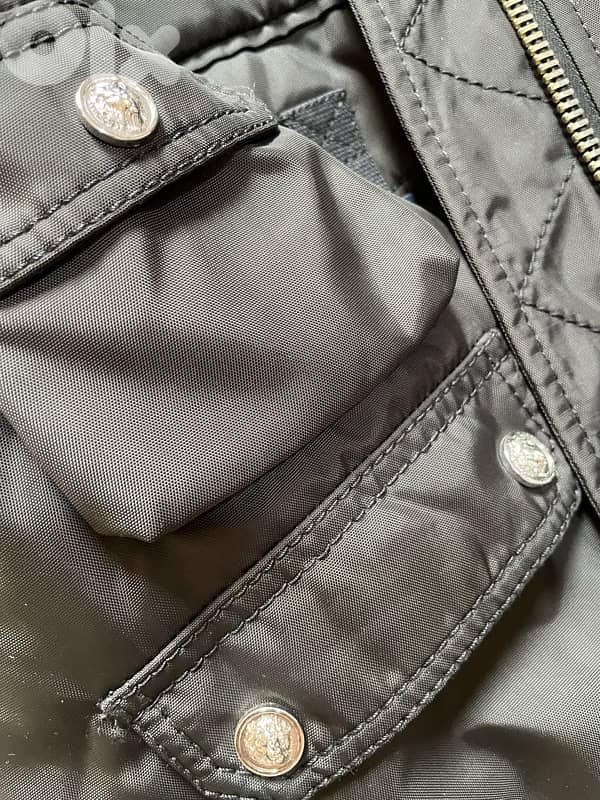 Versace versus 4