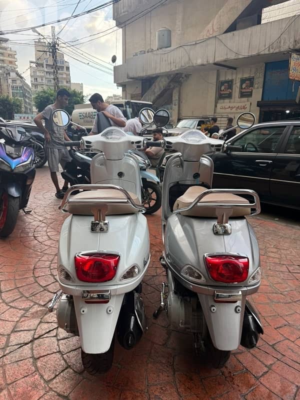 vespa vxl 150 cc. 1300$ 3