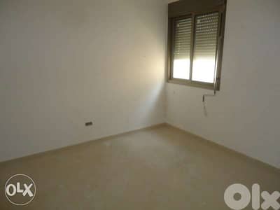 Apartment for Sale in Oyoun شقه للبيع في العيون