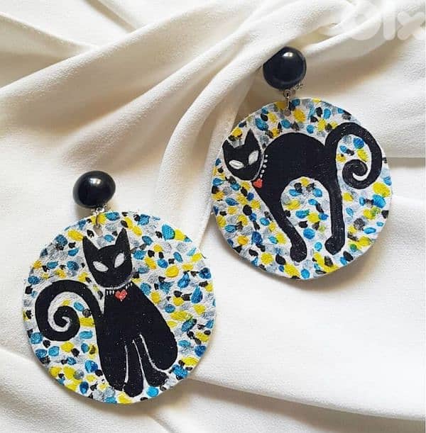 BLack cat earrings 0