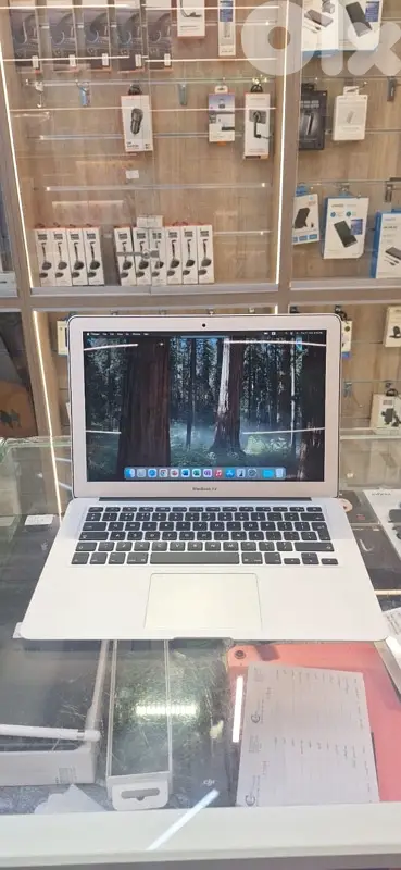 Used macbook air 13 2017 8 ram  128gb  511 cycle