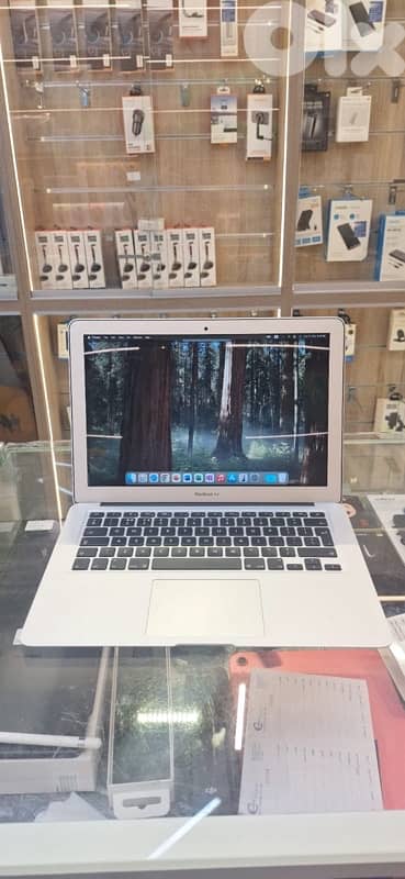Used macbook air 13 2017 8 ram  128gb  511 cycle 0