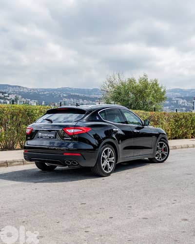 MASERATI  LEVANTE  Q4  GRANLUSSO  2017, MINT CONDITON !!!