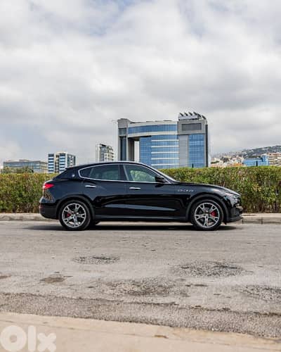 MASERATI  LEVANTE  Q4  GRANLUSSO  2017, MINT CONDITON !!!