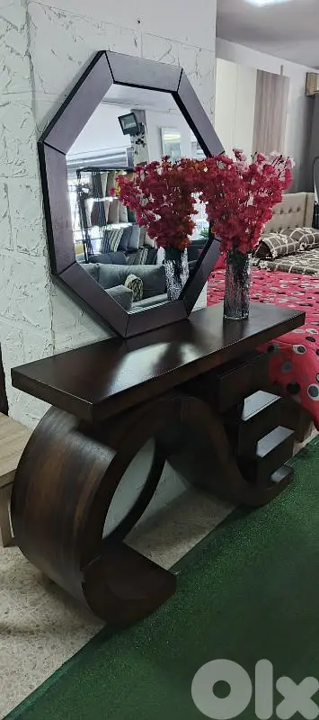 كونسول موبيليا. Console mobilia