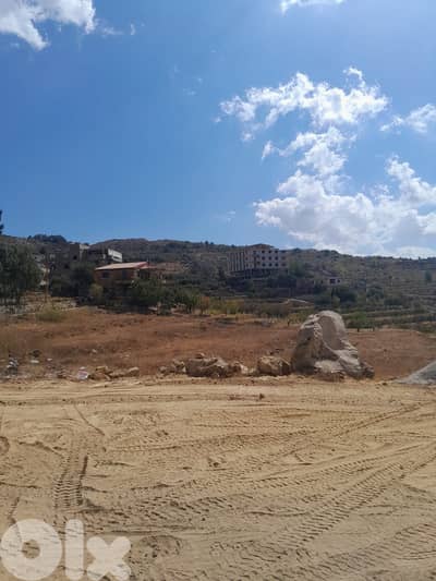 Land + Small Villa For Sale In Tarchich ارض مع فيلا للبيع في ترشيش