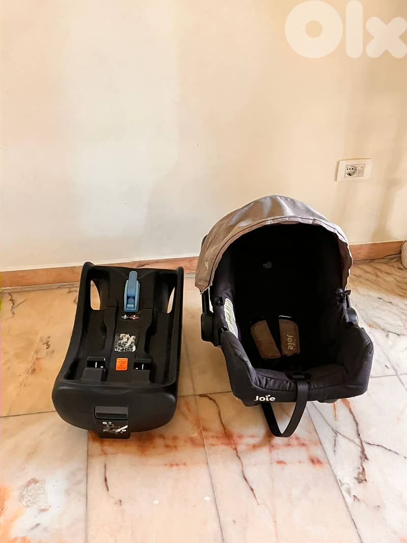 Joie carseat First-stage incl. base in mint condition 0