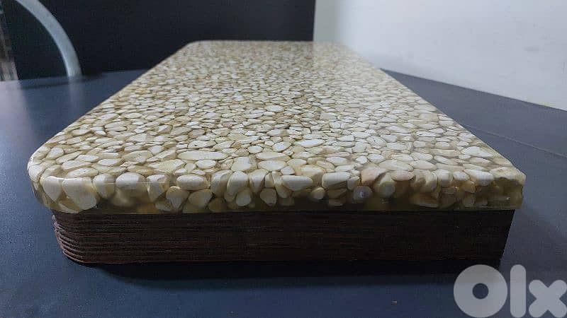 Console suspended hand made. . . ktir mratab,albo ba7es ta7et 2zezto 3