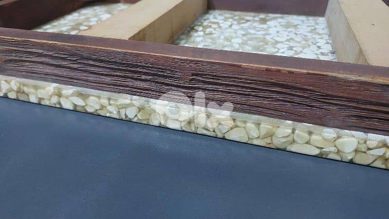 Console suspended hand made. . . ktir mratab,albo ba7es ta7et 2zezto 6