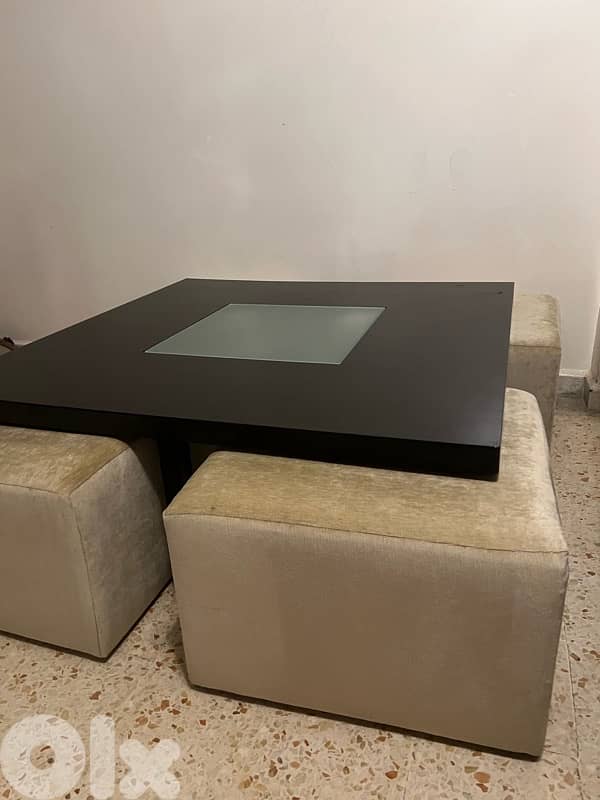 table with 4 Buff 3