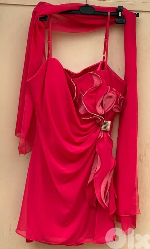 2 Dresses for 100$ size 44 & 46 used once 3