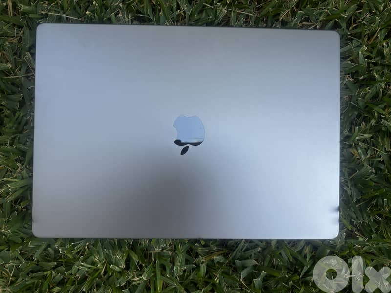 Apple MacBook pro - Like New 4